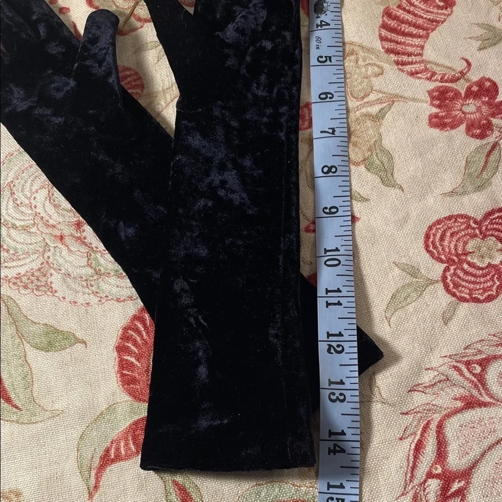 Vintage Carolina Amato 14” Black Velvet Long Stretchy Gloves Rhinestone Detail